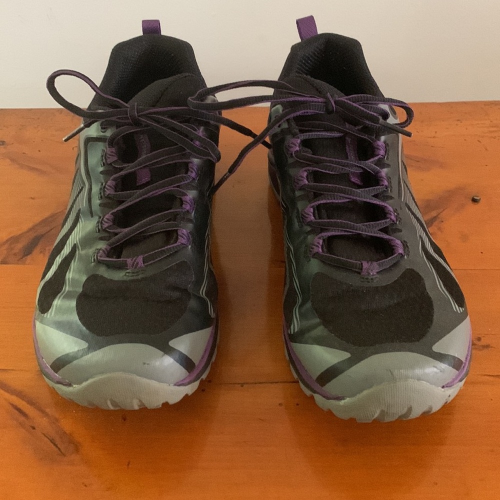EUC sz 10wide Merrell & Vibram trail walkers